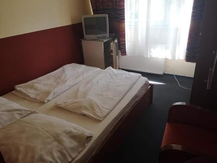 Bed and Breakfast Fenyves Panzio Siófok Exterior foto